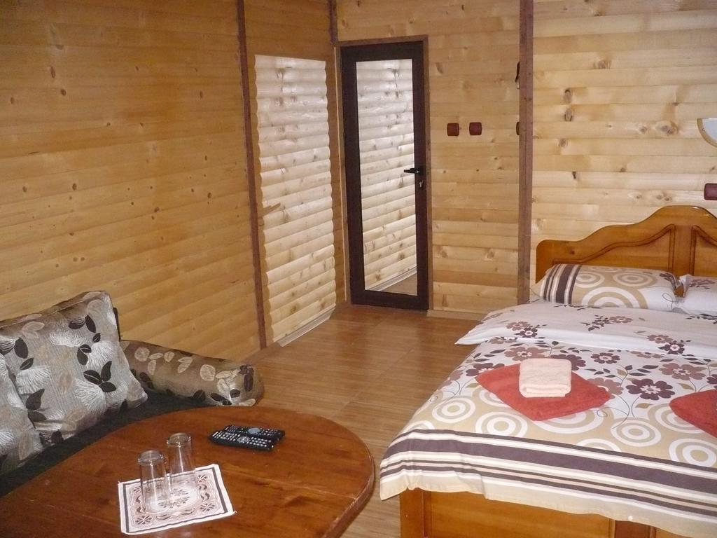 Guest House Chobaka ทริกราด ห้อง รูปภาพ
